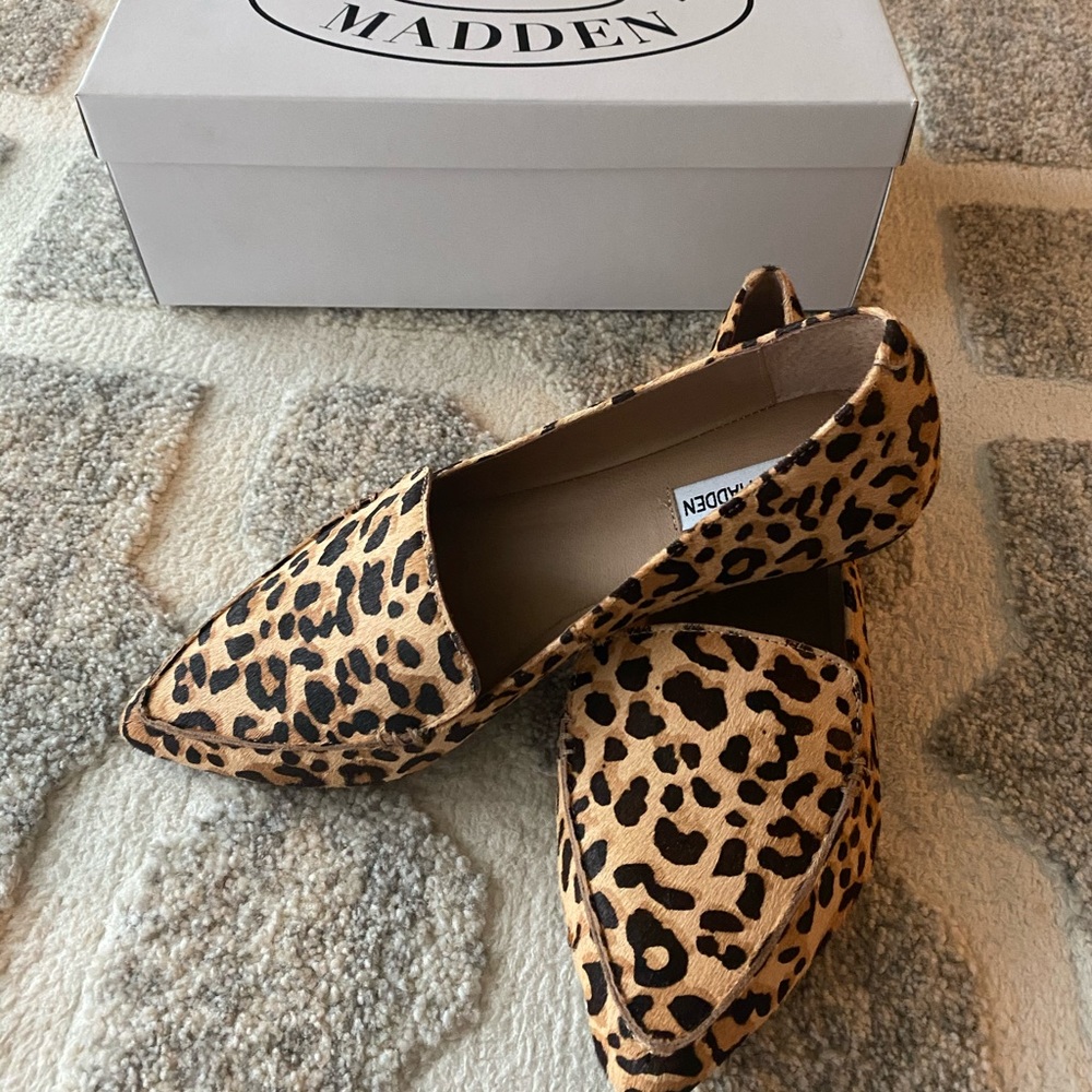 Steve Madden Leopard print flats